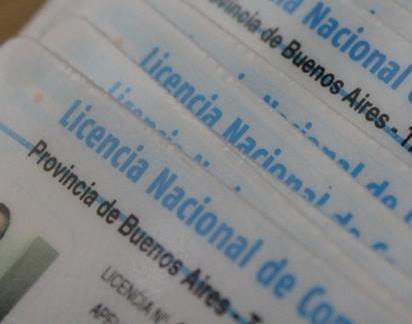 La Dirección de Tránsito y Policía Municipal comunicó que a través de la Circular Nº 32 emanada por la Dirección de Licencias y Antecedentes de Tránsito de la Provincia, se ha producido un retraso de impresión de las correspondientes licencias de conducir por falta de insumos en el organismo bonaerense.