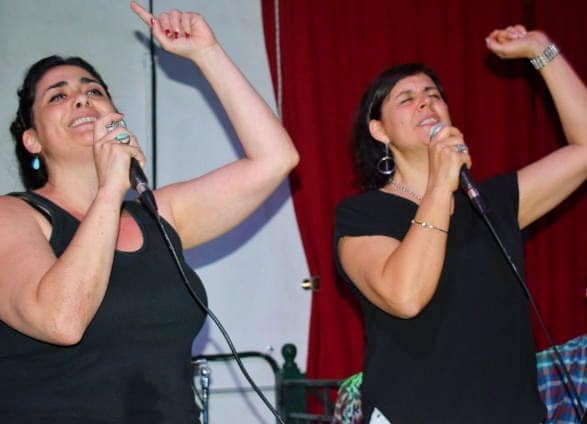 En la noche del sábado 11 de noviembre, tal y como estaba previsto, se realizó la presentación musical del grupo Aire Rama en las instalaciones del Almacén de la Cultura.