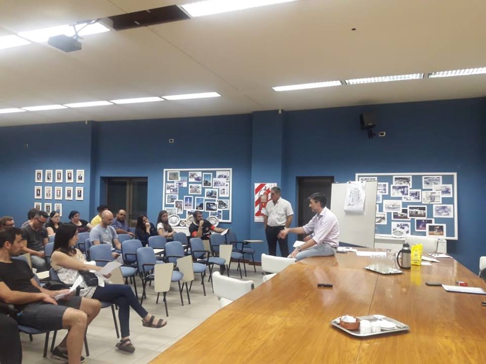 La Municipalidad de Colón, junto a la Cooperativa Eléctrica Colón, convoca a todos los vecinos de los barrios Las Lilas y Nacional, cuya área está comprendida por las calles 9 a 15 y 38 a 42, que estén interesados en realizar la obra de extensión de gas natural.