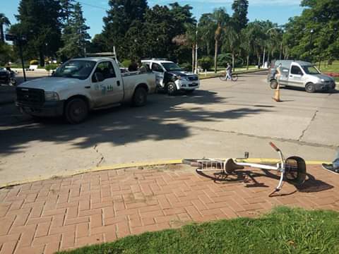 En la mañana de este lunes 21 de enero, cerca de las 9.30 de la mañana, la Secretaría de Seguridad informó sobre un accidente en calle 18 y Boulevard 50 entre una camioneta y una bicicleta.