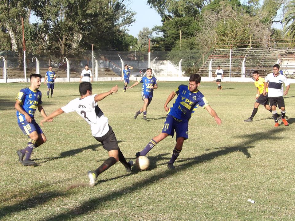 En la tarde del domingo 14 de abril se completó la cuarta fecha del Torneo Local de Primera División.