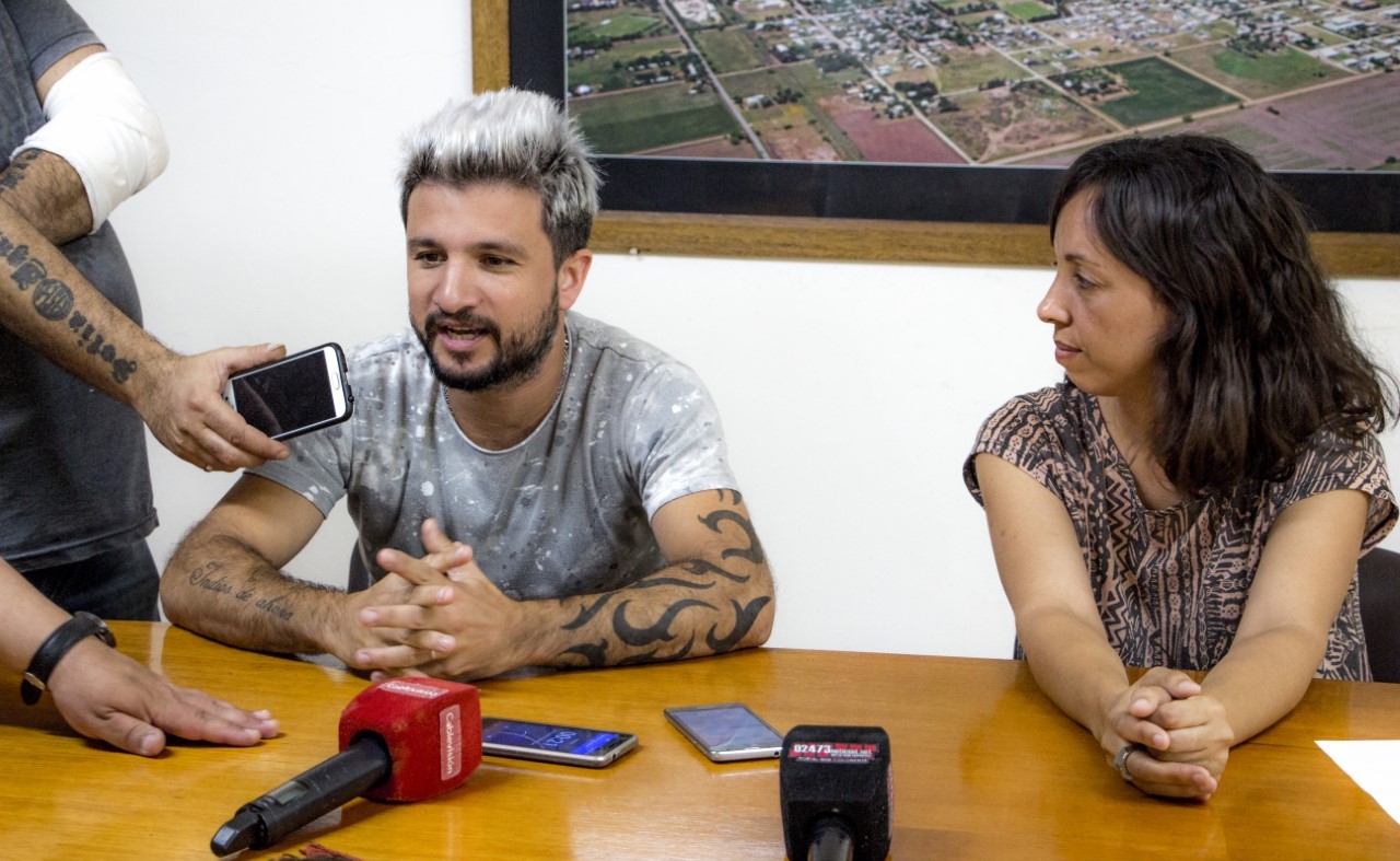 Durante la mañana del miércoles 21 de noviembre, hubo una conferencia de prensa en el Palacio Municipal encabezada por Rocío Martínez (secretaria de Cultura, Educación y Deportes) y Pablo Pascua (director de la Escuela Municipal de Bellas Artes “Horacio Bertholet”).