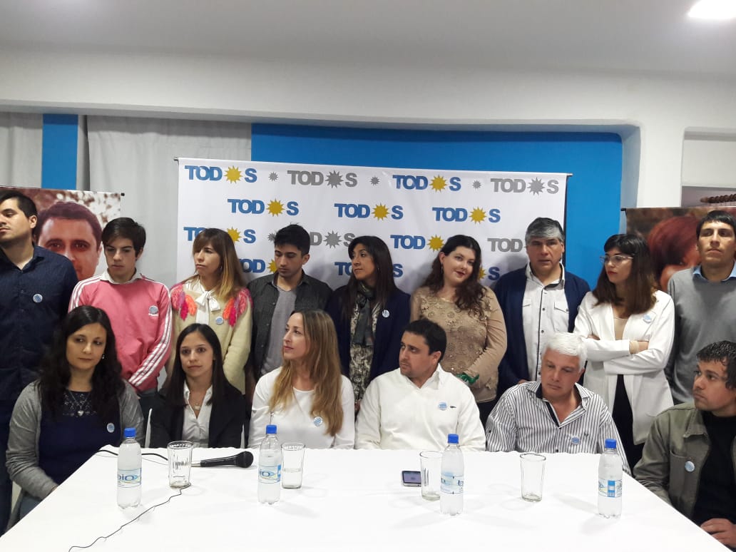 Ante una nutrida concurrencia, en la noche de este jueves 11 de julio se presentó la lista del sector del Frente de Todos de Colón que encabeza Waldemar Giordano como precandidato a intendente.