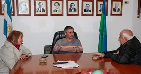 El encargado de Presupuesto, Diego Bastianelli, recibió en el Palacio Municipal a integrantes de la Comisión Directiva de la Asociación de Jubilados de nuestra ciudad.