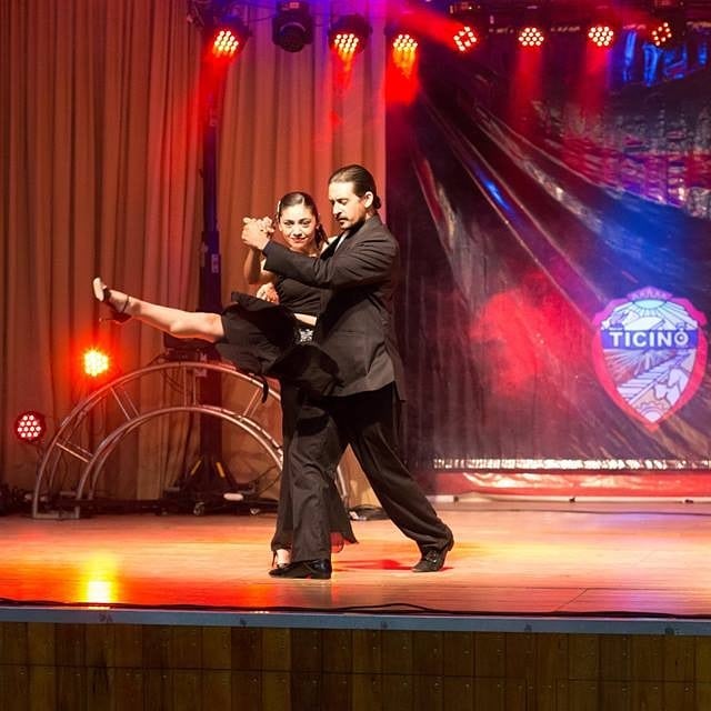 El pasado domingo 18 de noviembre, Macarena Puzzo y Mauro Engemann participaron en el Pre Cosquín en el rubro “pareja de danza estilizada