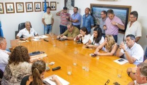 En la jornada del viernes 15 de febrero, ya pasado el mediodía, el intendente Ricardo Casi se reunió con su equipo de funcionarios, directores, secretarios, jefes de áreas y concejales, a los fines de profundizar tareas y acciones de gobierno a desarrollar en el municipio.