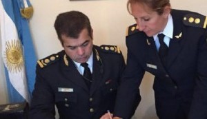 Este martes 16 de julio se produjo el cambio de titular de la DDI de nuestra ciudad. Asumió la comisaria Viviana Desimone, mujer de larga trayectoria en la Policía y especialmente en el área de investigaciones.