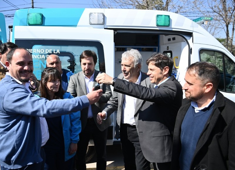 La nueva ambulancia es la número 203 que distribuye la Provincia a los municipios y posee todos los elementos que se requieren para la atención de pacientes en estado crítico.