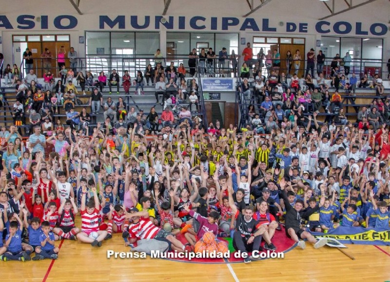 La Dirección de Deportes Municipal llevó a cabo el tercer Encuentro de Multideportes Infantil.