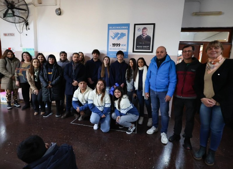 Colocaron señalética por Malvinas en la Escuela Nacional