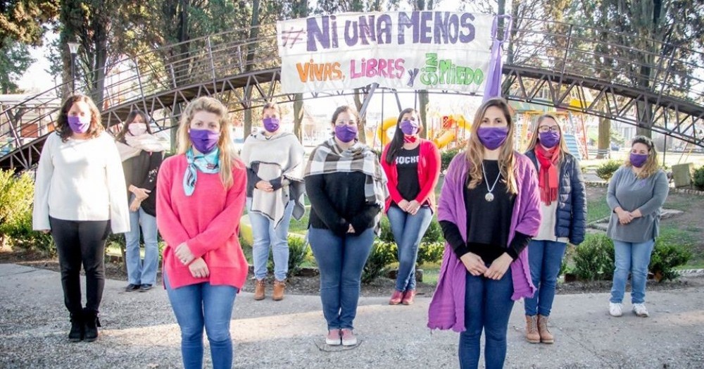 Colón también grita "Ni una menos, vivas nos queremos".