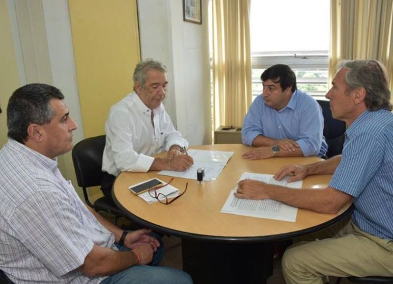 El acto de rúbrica.
