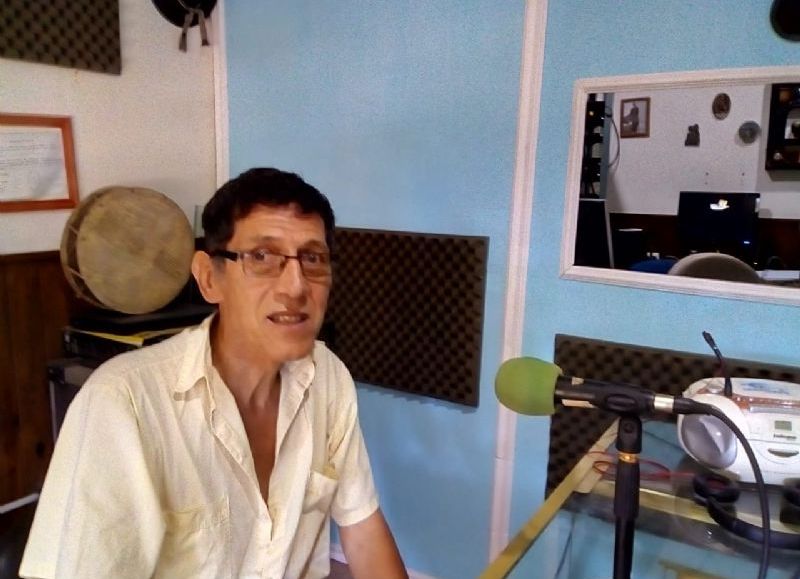 Arturo pasó por los estudios de FM Identidad.