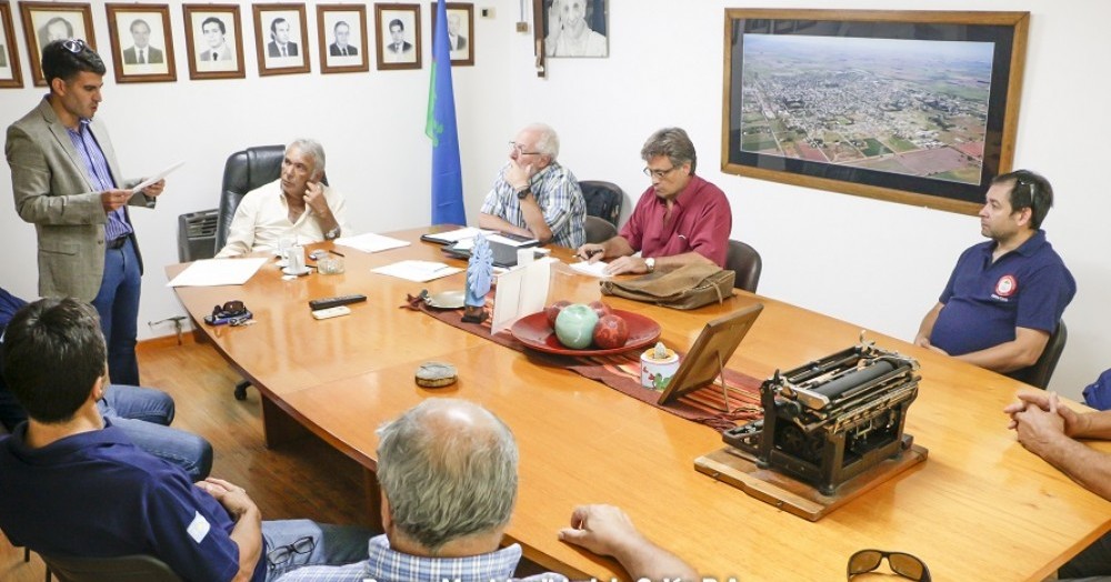 Reunión en Intendencia.