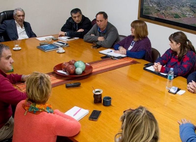 Encuentro en el despacho de Intendencia.