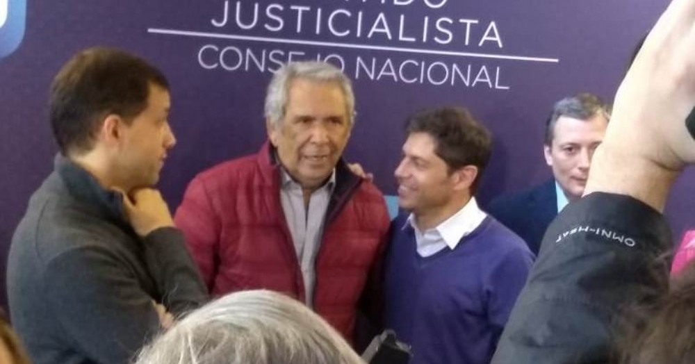 El intendente de Colón junto a Axel Kicillof.