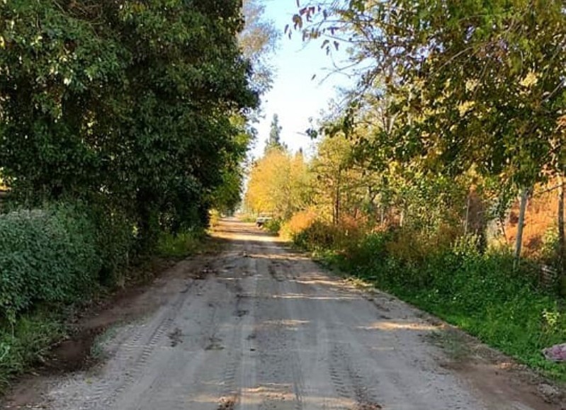 En ese marco, personal de Obras Públicas trabajó en calle 46 a 48 de 133 a 135. Las tareas continuarán en otros sectores de la ciudad.