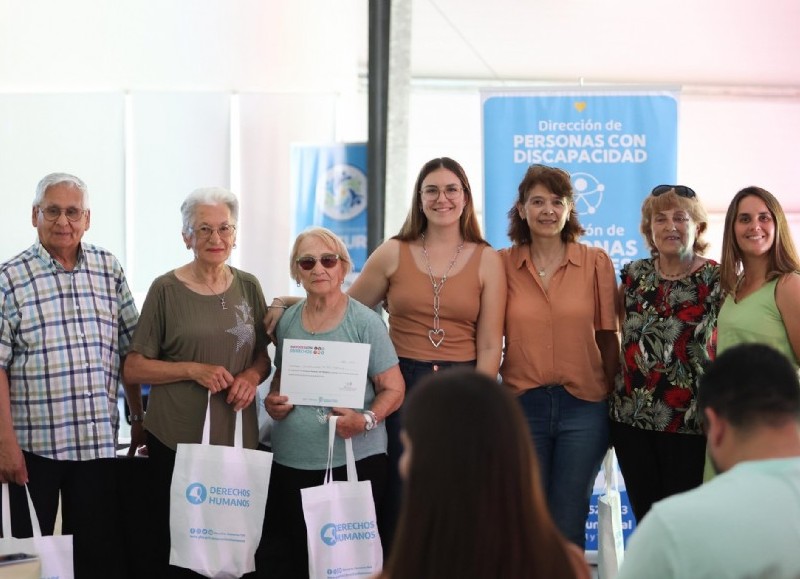 La actividad permitió poner en valor historias personales, miradas diversas y el aporte cultural que las personas mayores brindan a la vida local.