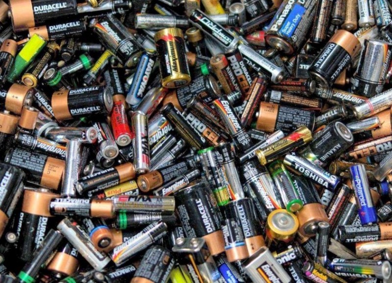 La iniciativa tiene el fin de incentivar la correcta disposición de las baterías en desuso y concientizar sobre el consumo responsable de estos productos.
