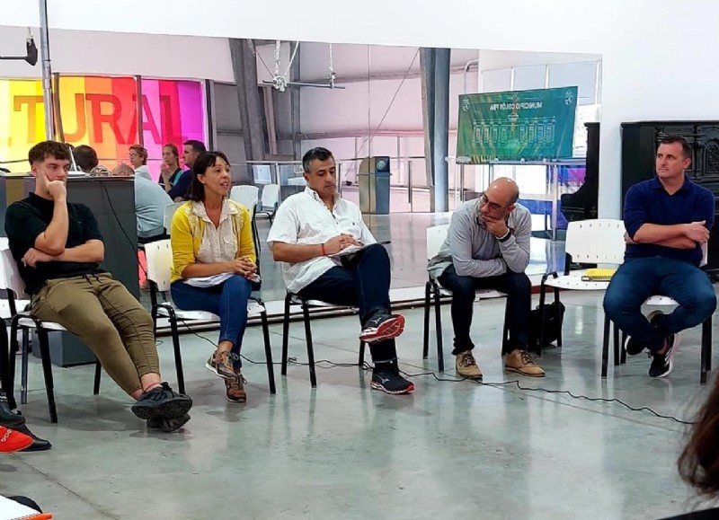 Se realizó en el Polo Cultural la mesa distrital del COPRET (Consejo Provincial de Educación y Trabajo), convocada por la Secretaria de Educación, Ciencia y Tecnología.