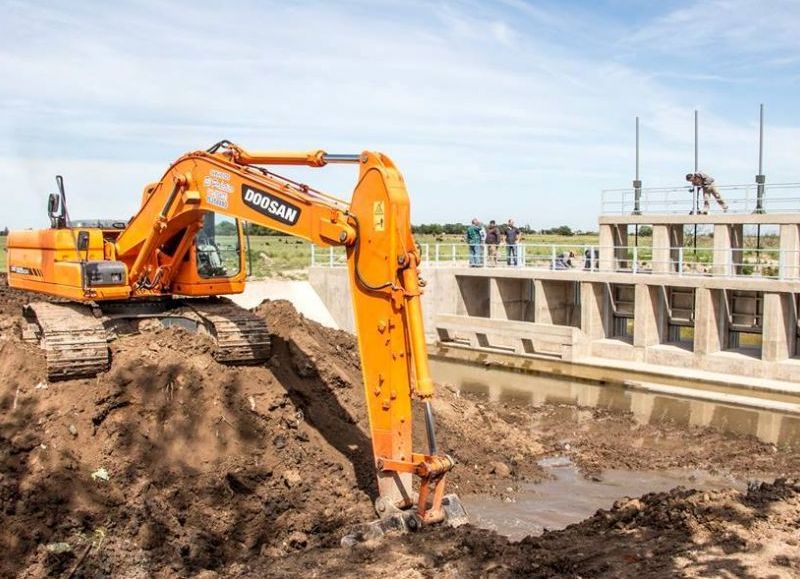 Reapertura del curso natural del canal.