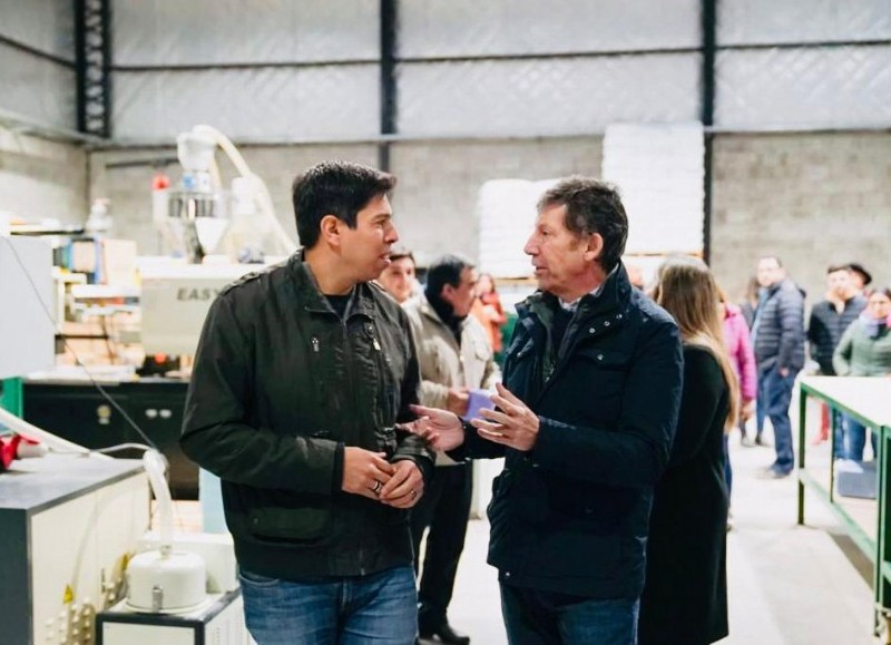 El candidato a vicegobernador de JxC, y el candidato a Intendente de Navarro de JxC visitaron la fábrica ubicada en el Parque Industrial de Navarro.