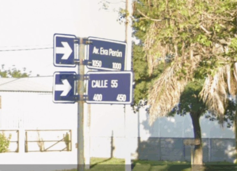 Avenida Eva Perón y Calle 55.