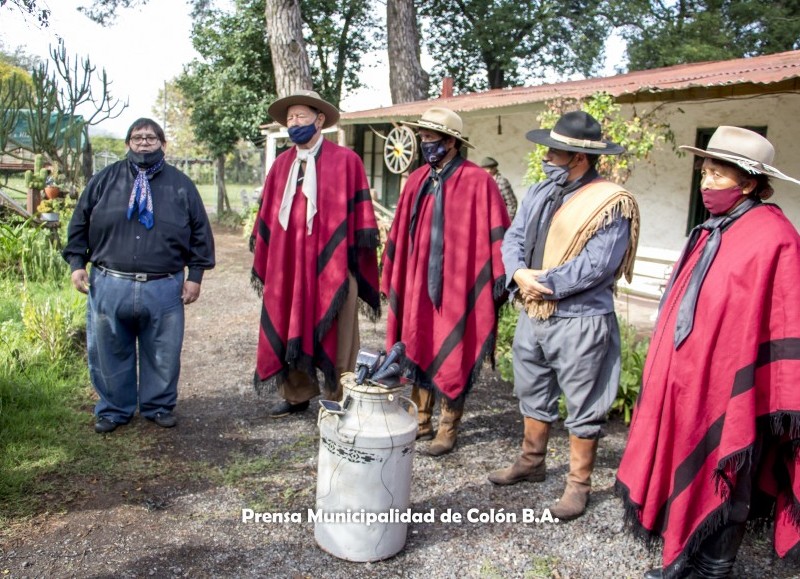 En el Rancho Museo La Palmira estuvo presente la delegación de Los Gauchos de Güemes.