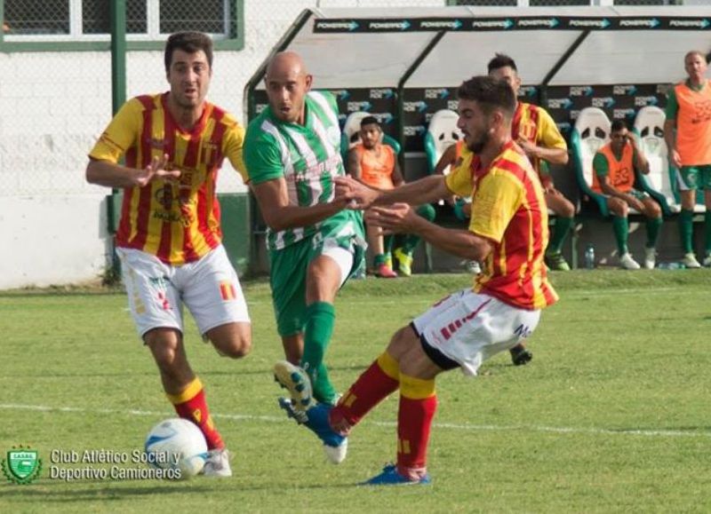 Este fin de semana cayeron los equipos colonenses de fútbol.