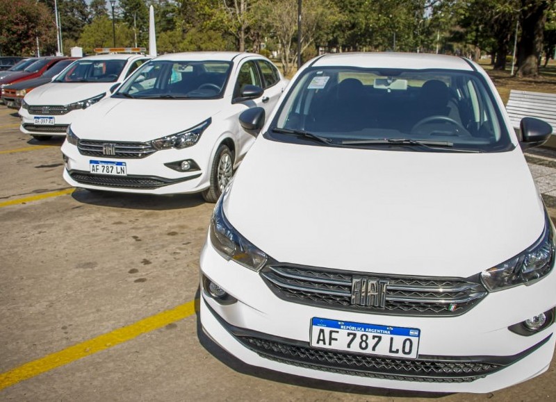 Ambos móviles han sido adquiridos con fondos propios municipales, en la continuidad de la renovación del parque automotor, en este caso con los fines mencionados.