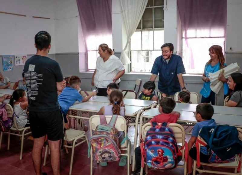 Se desarrolló en las tres sedes en las que tienen lugar las actividades recreativas: la EP1, EP2 Y EP4. Participaron de los talleres alumnos y alumnas de 3 a 18 años.