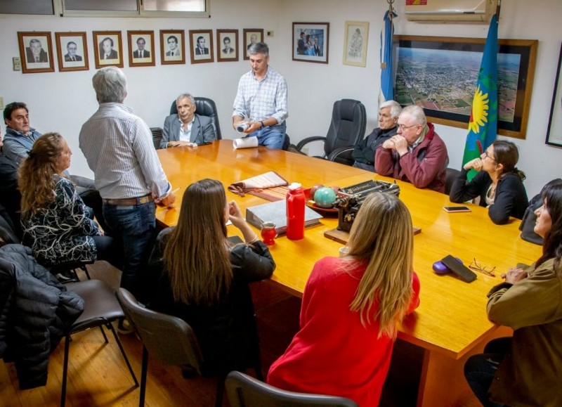El objetivo de la cita fue para interiorizarse sobre los dos anteproyectos que se presentaron sobre desarrollo urbanístico y comercial del lugar.