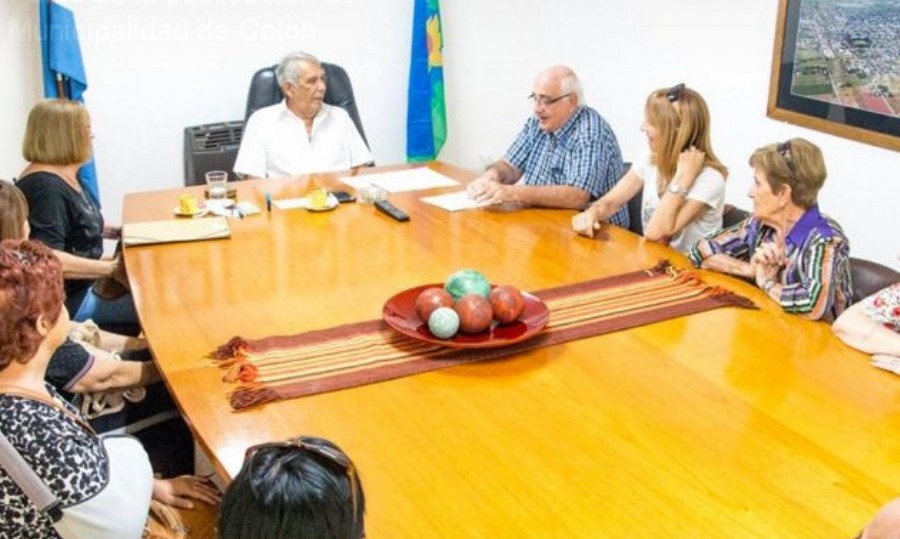 Reunión en la Intendencia.