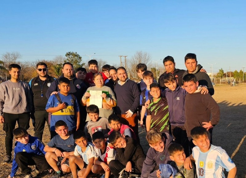 Los clubs locales recibieron ayuda económica.