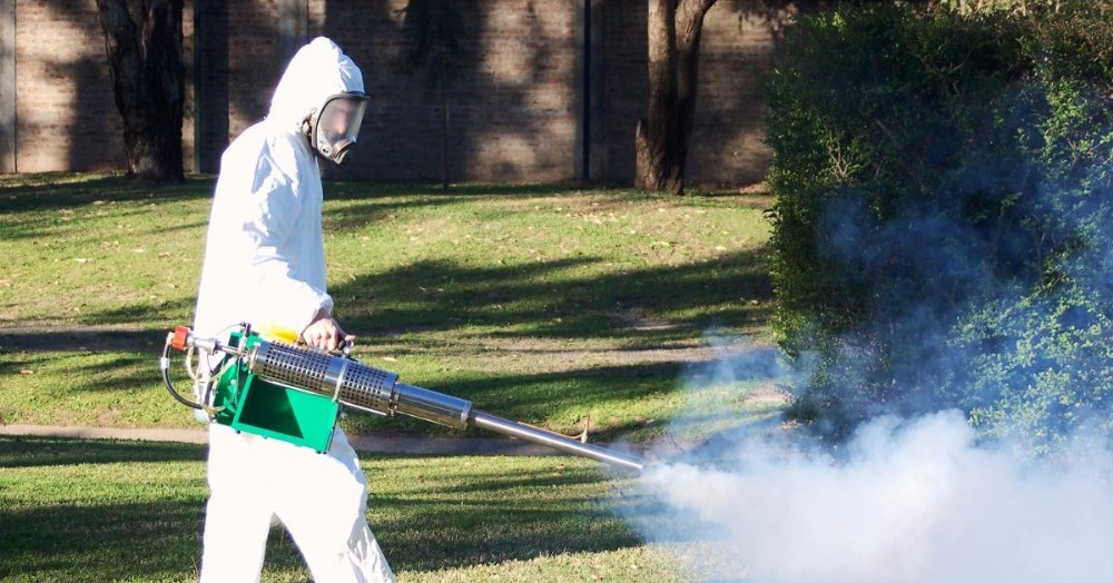 Trabajos de fumigación.