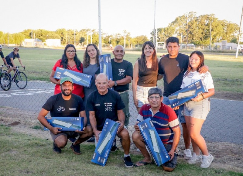 Entrega de luminarias LED para fortalecer el deporte en instituciones