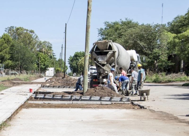 Trabajos en la vereda perimetral.