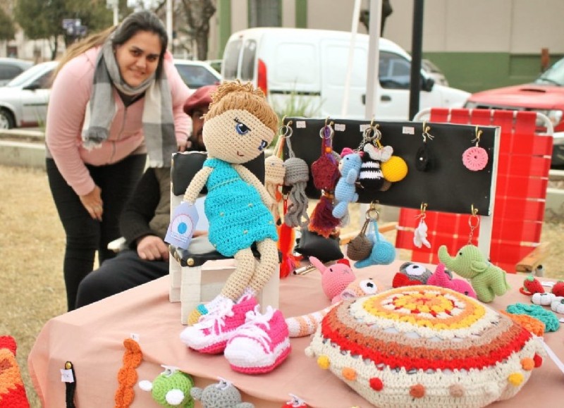 Fue una jornada organizada por la Dirección de Cultura Municipal. El Patio del Artista "Liliana Graglia" volvió a brillar para alegría del pueblo.