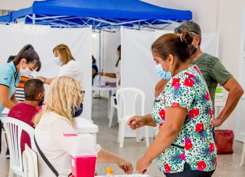 El plan de vacunación en Colón sigue su curso.