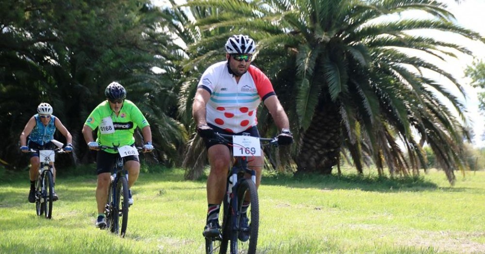 Alrededor de 300 ciclistas formaron parte de la competencia de MTB que tuvo sede en el Lago Municipal.