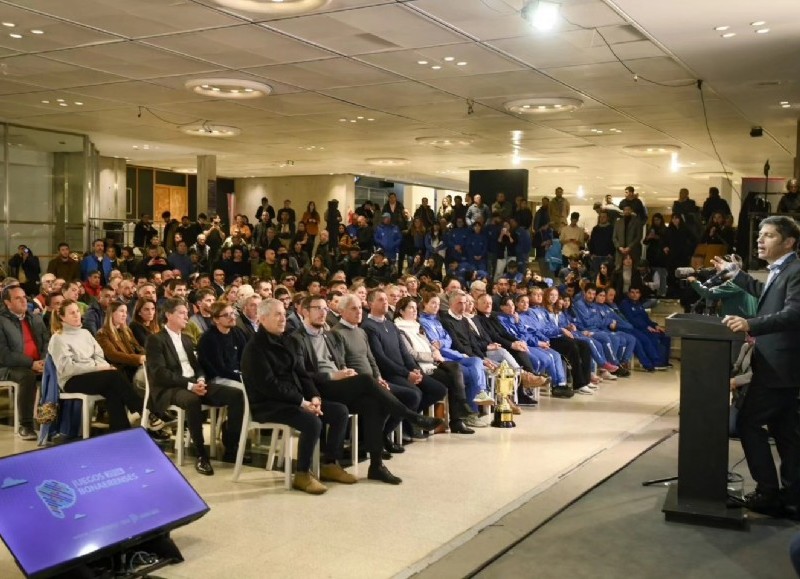 
El intendente municipal Waldemar Giordano estuvo presente en el evento encabezado por el gobernador de la provincia de Buenos Aires, Axel Kicillof.

