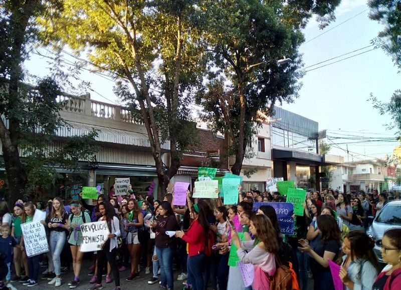 Las mujeres de Colón salieron a la calle.