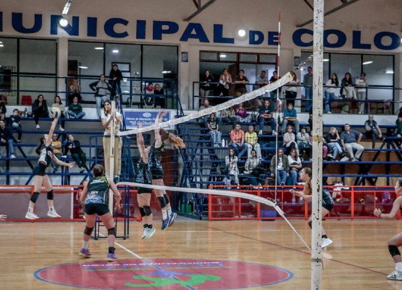 La preselección bonaerense Sub 14 de vóley femenino concentra en nuestra ciudad antes del Argentino