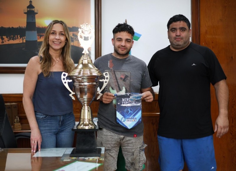 Reconocimiento municipal al deportista colonense Gustavo Maier