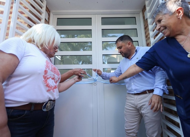 El nuevo espacio fue concebido para el desarrollo de cursos y talleres vinculados a la salud, con foco en la prevención, el cuidado y el bienestar de los vecinos y vecinas.