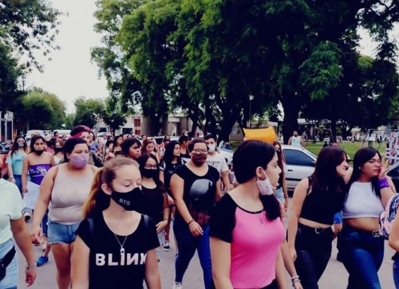 Familiares y amigos de víctimas de violencia de género marcharon por Colón.