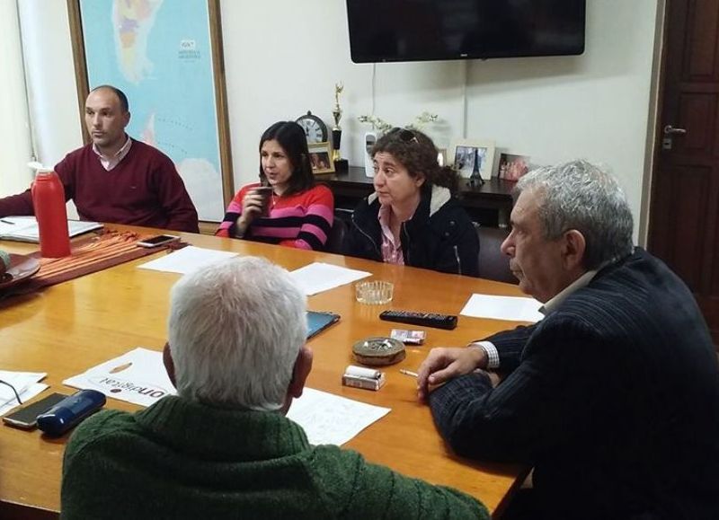 Reunión en Intendencia.