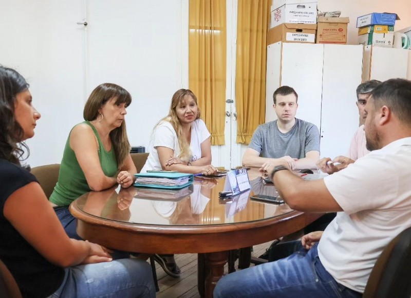 El mandatario local, Waldemar Giordano, mantuvo una reunión con las autoridades del organismo para articular y planificar acciones ante la llegada del Ciclo Lectivo 2024.