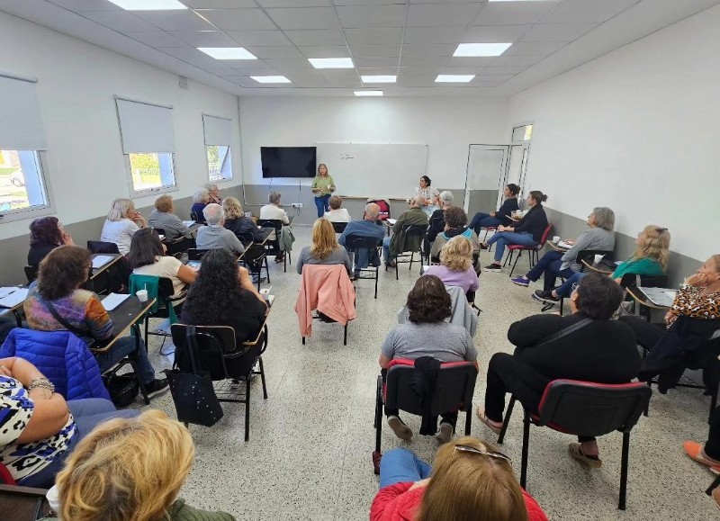 La charla estuvo a cargo de la licenciada en Psicopedagogía Bibiana Cánepa.