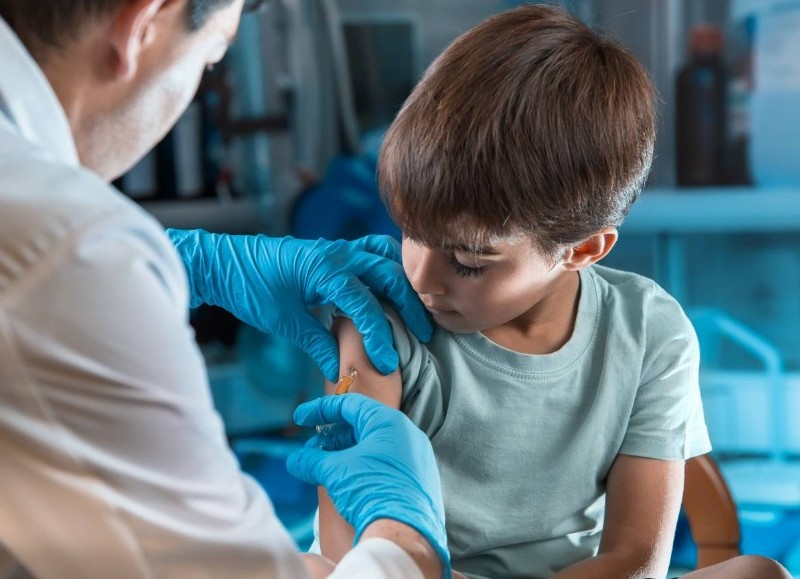 El esquema de vacunación alcanza a niños de uno a cinco años.